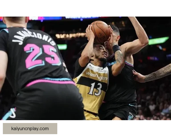 哈克斯狂砍32分率热火大胜奇才比分定格152比136